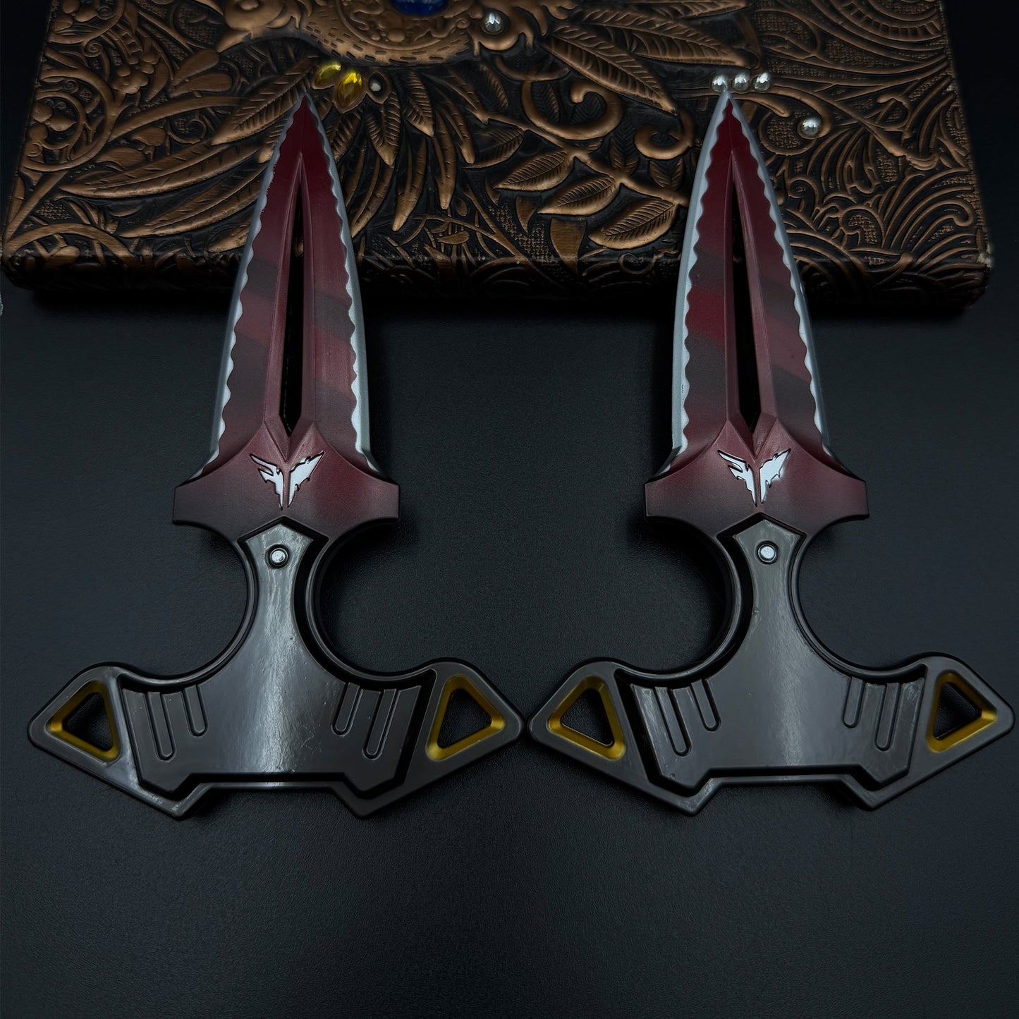 Rogue Dagger Knife, 1:1 Scale Replica of Skin Replica Cosplay Prop Set Unsharpened Game Prop Collectible