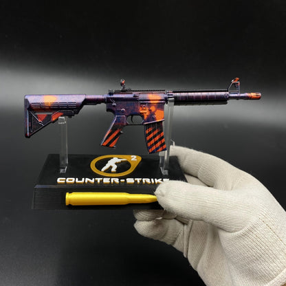 Metal Tiny CS M4A4 Radiation Hazard Gun Miniature For Collection