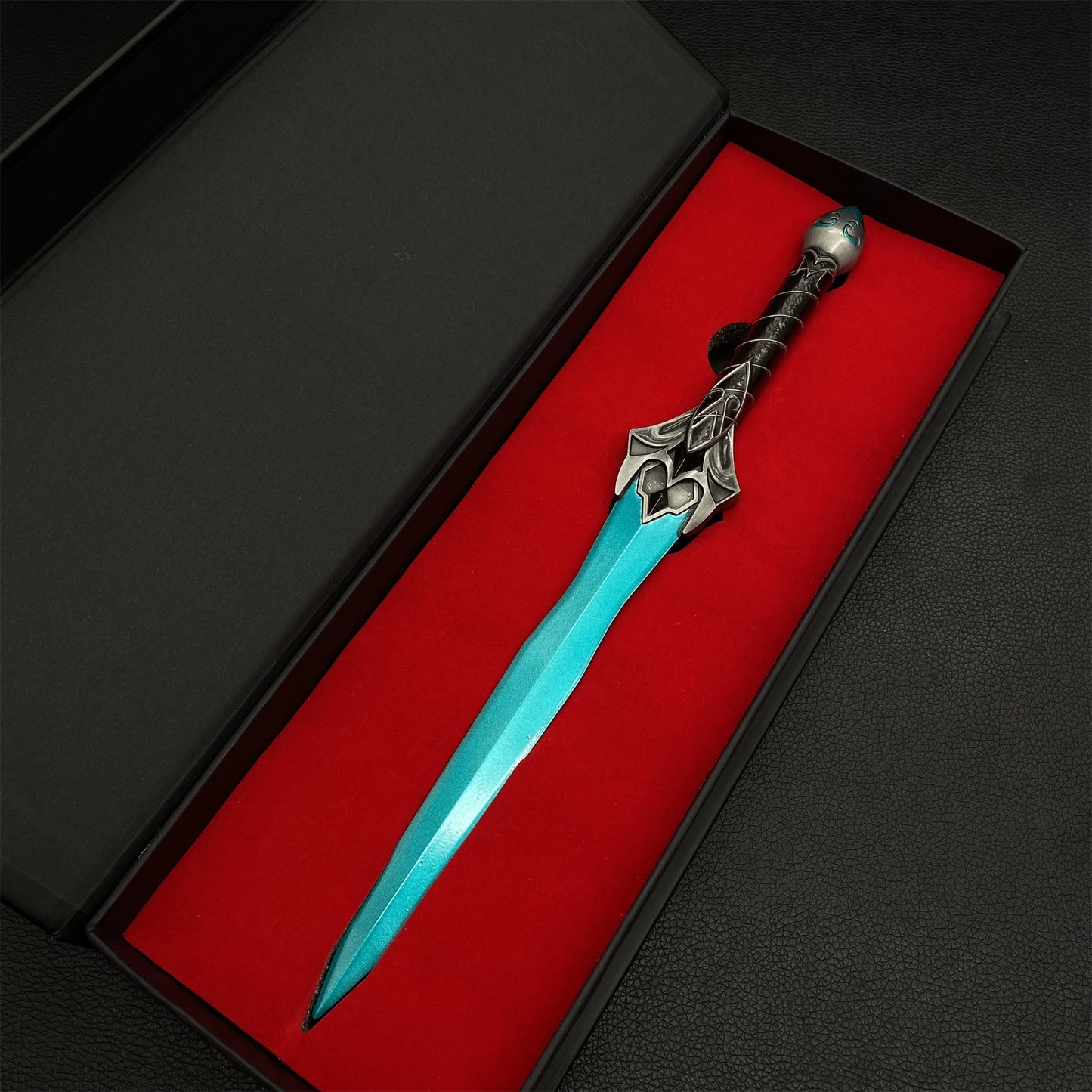 Chillrend Sword 1/2 Scale Metal Meplica Decoration