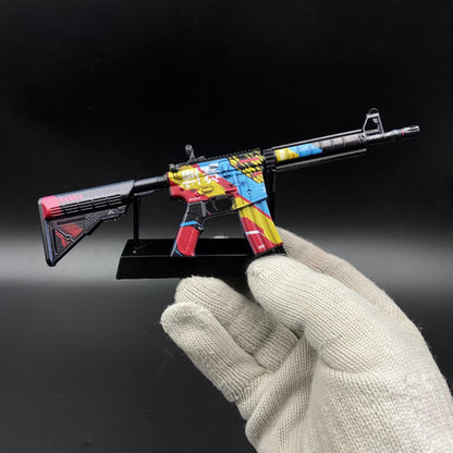 Metal Tiny CS M4A4 Cyber Security Gun Miniature For Collection