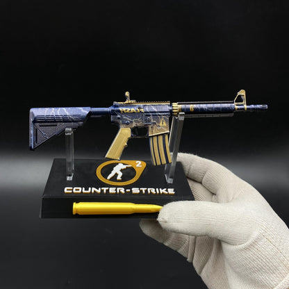 Metal Tiny CS M4A4 Sheet Lightning Gun Miniature For Collection