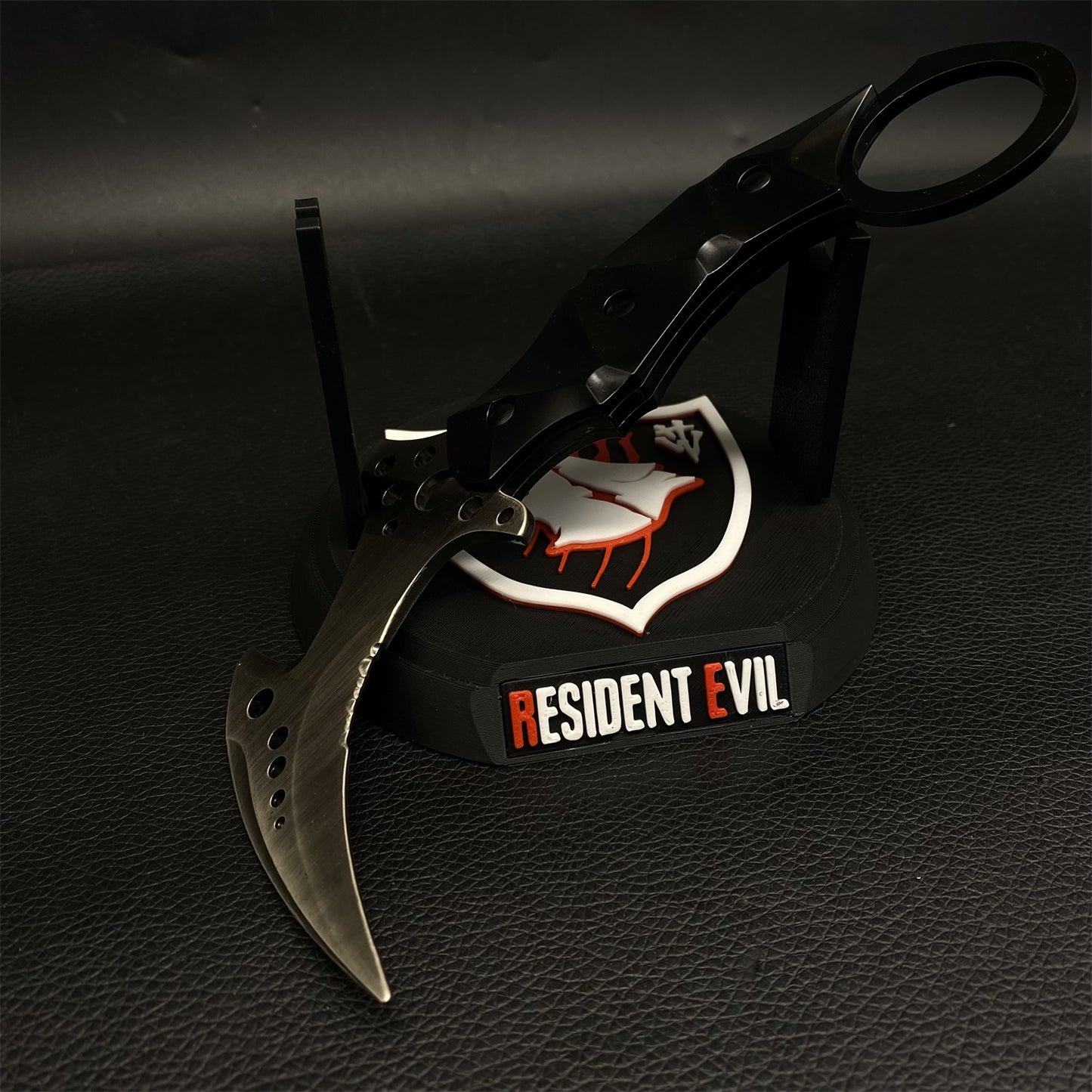 Re8 Chris Karambit 3D Printing Display Holder