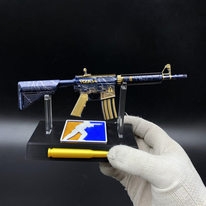 Metal Tiny CS M4A4 Sheet Lightning Gun Miniature For Collection