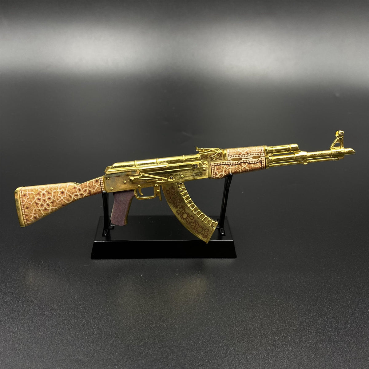 Mini AK-47 Gold Arabesque Metal Model CS2 Game Skin Collectible