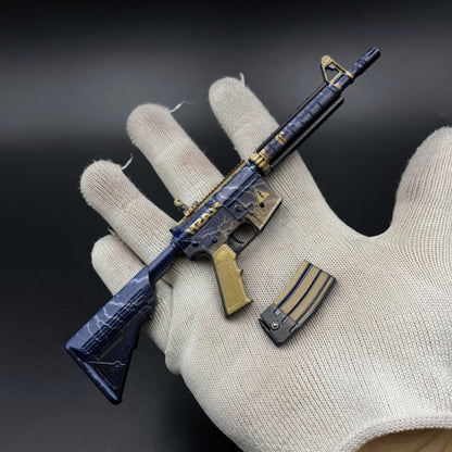 Metal Tiny CS M4A4 Sheet Lightning Gun Miniature For Collection