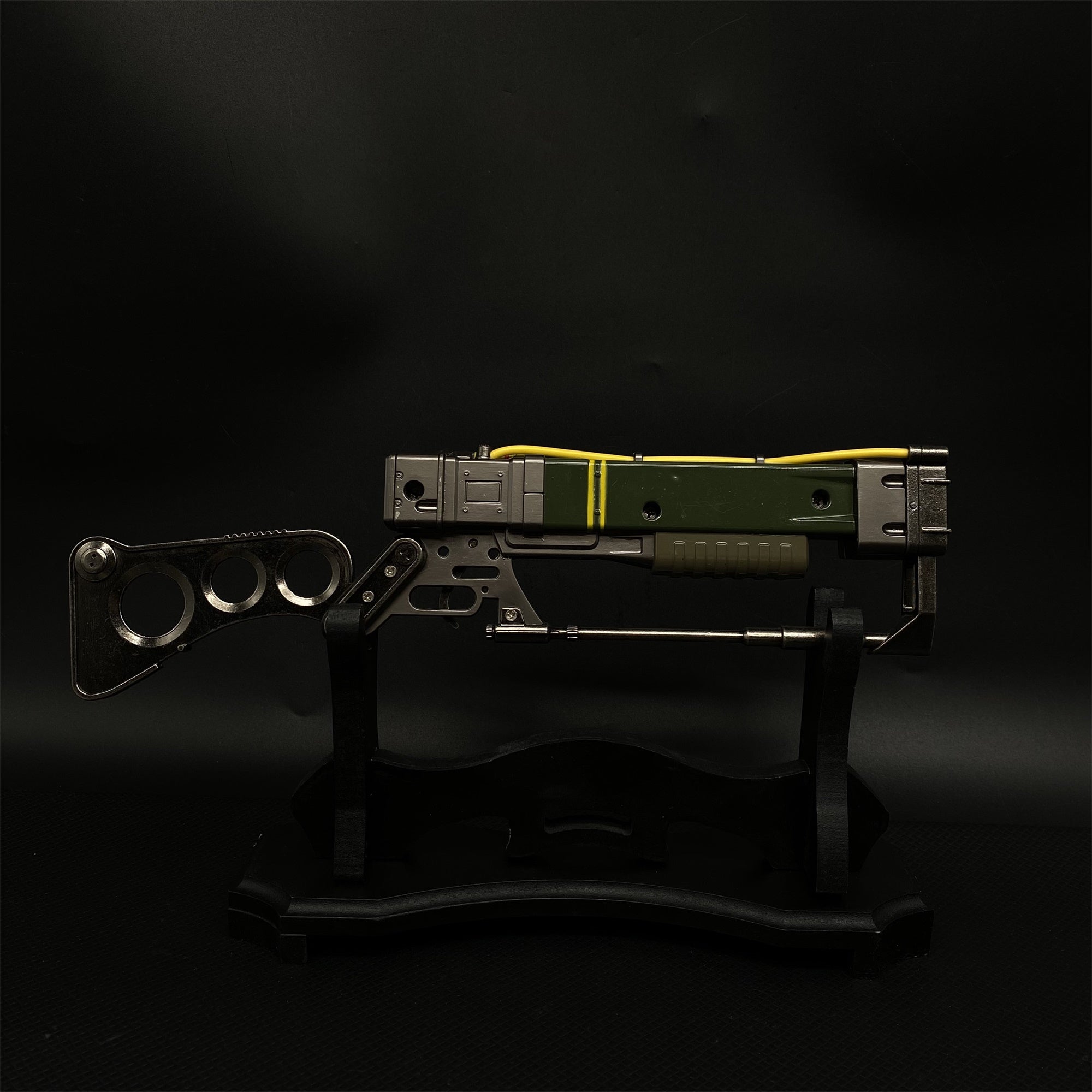 Righteous Authority Fallout AER 9 Pulse Laser Rifle – Leones