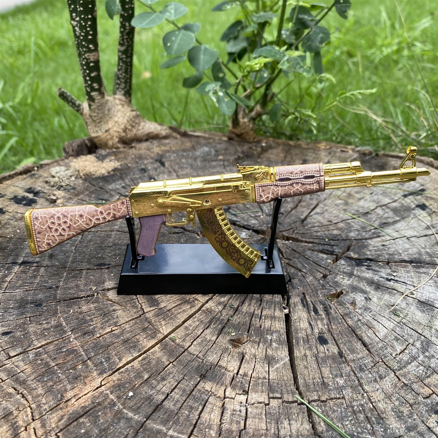 Mini AK-47 Gold Arabesque Metal Model CS2 Game Skin Collectible