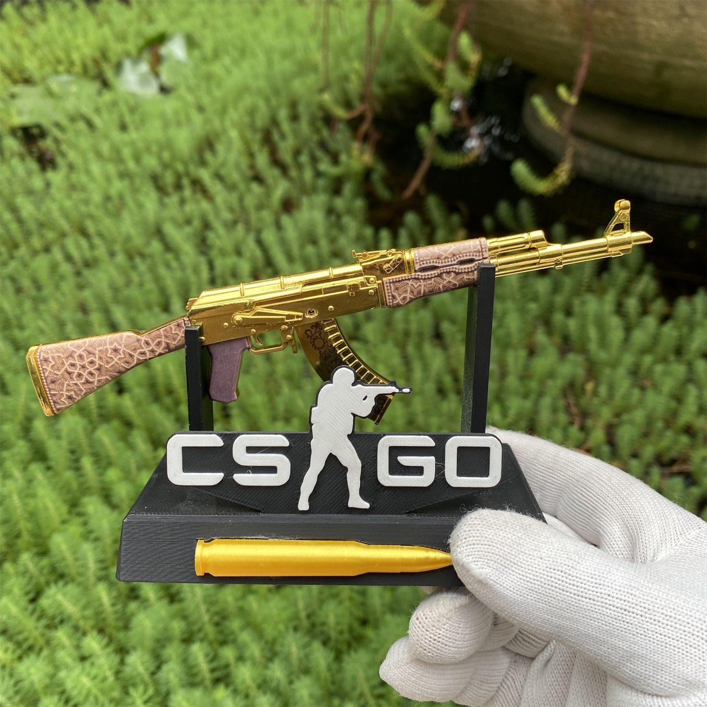 Mini AK-47 Gold Arabesque Metal Model CS2 Game Skin Collectible