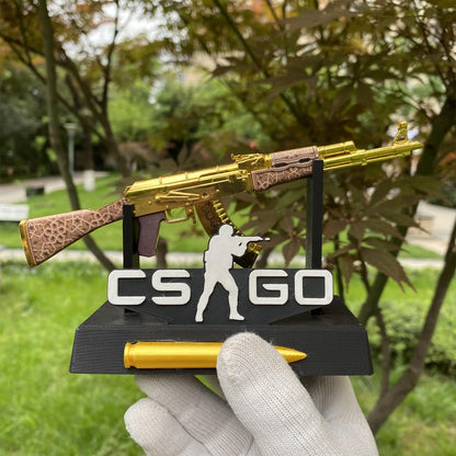 Mini AK-47 Gold Arabesque Metal Model CS2 Game Skin Collectible
