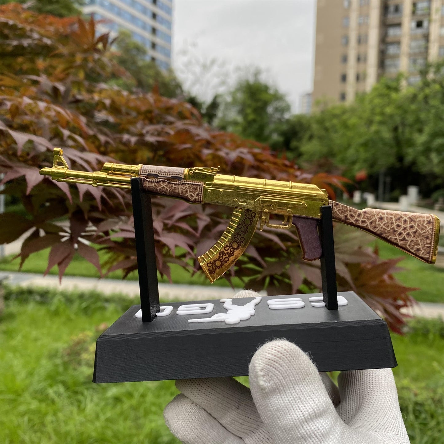 Mini AK-47 Gold Arabesque Metal Model CS2 Game Skin Collectible