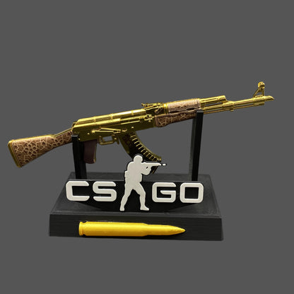 Mini AK-47 Gold Arabesque Metal Model CS2 Game Skin Collectible