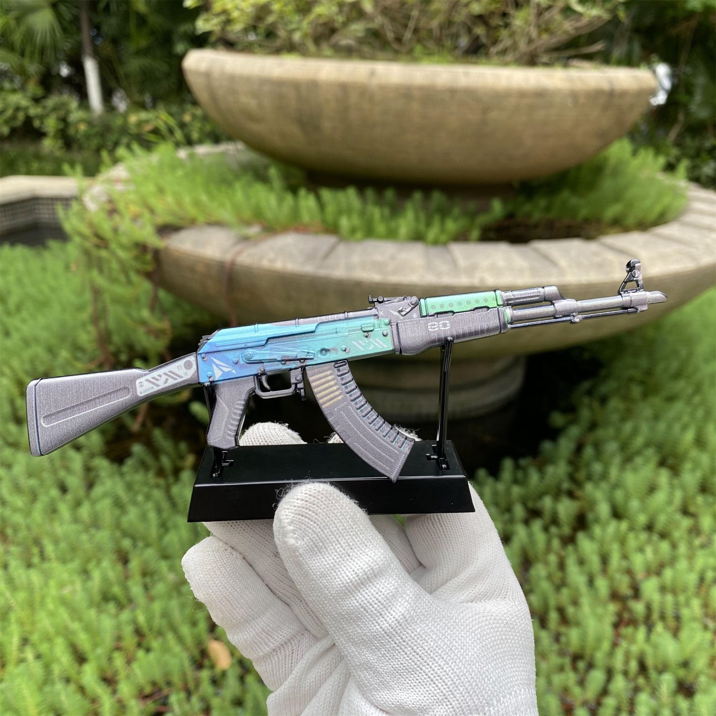 Tiny CS2 AK47 Ice Coaled Gun Miniature Metal Replica For Display