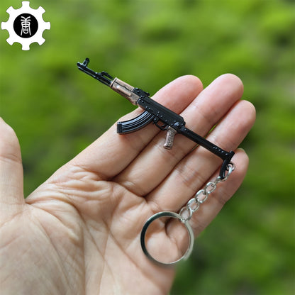 21 in 1 World Famous Assault Rifle Gun Keychain Metal Pendant For Military Hobby