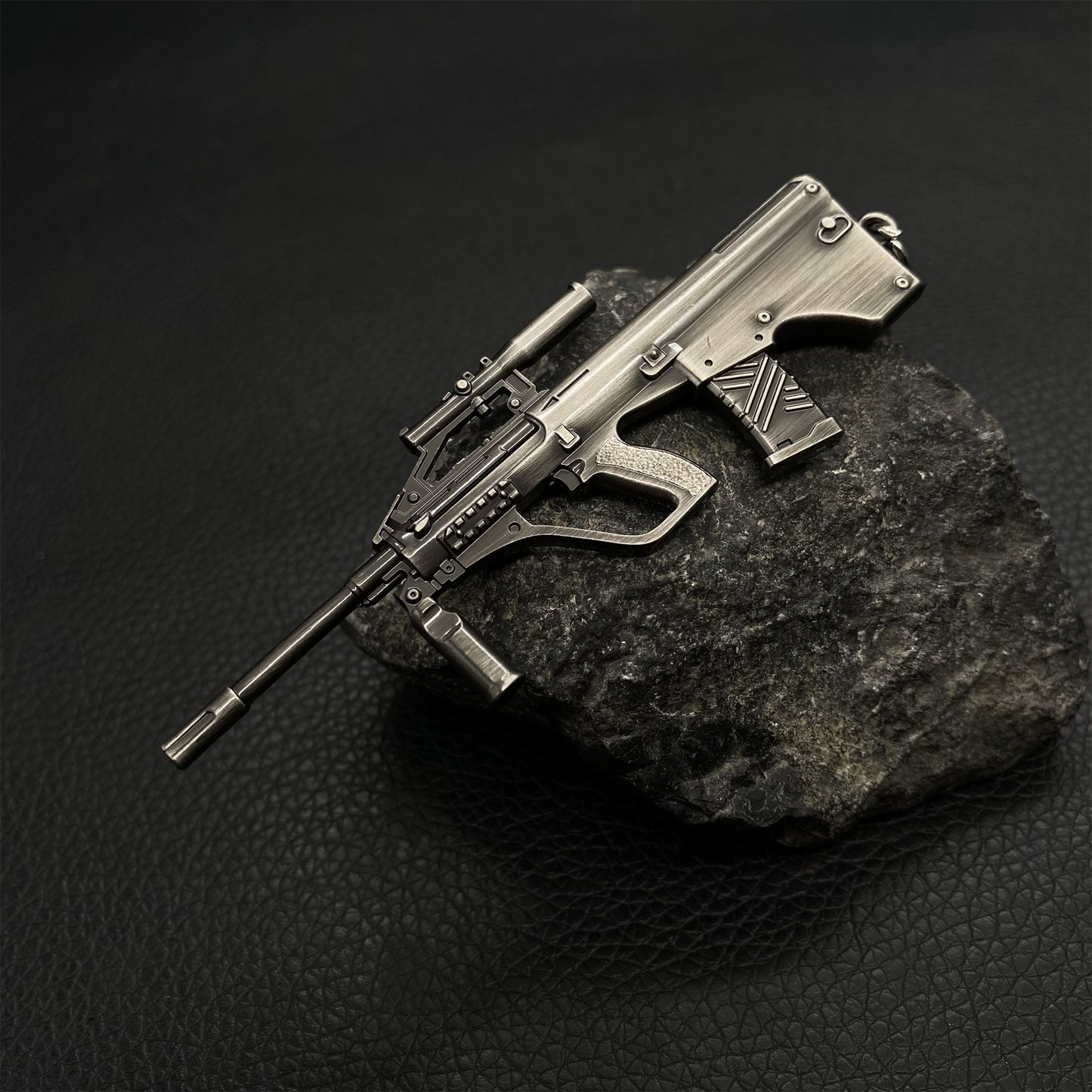 21 in 1 World Famous Assault Rifle Gun Keychain Metal Pendant For Military Hobby