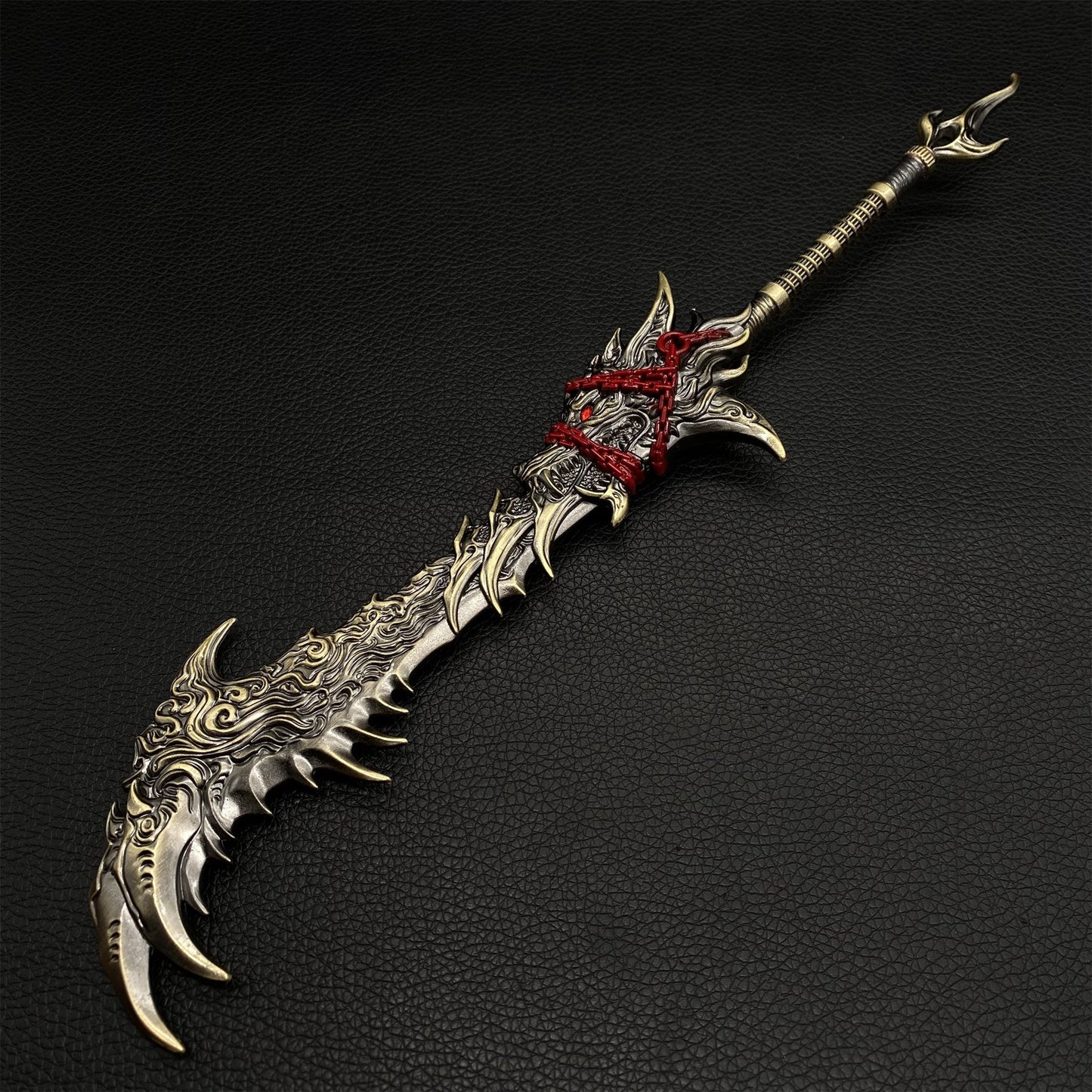 Broad Wolf Lord Sword Metal  Replica