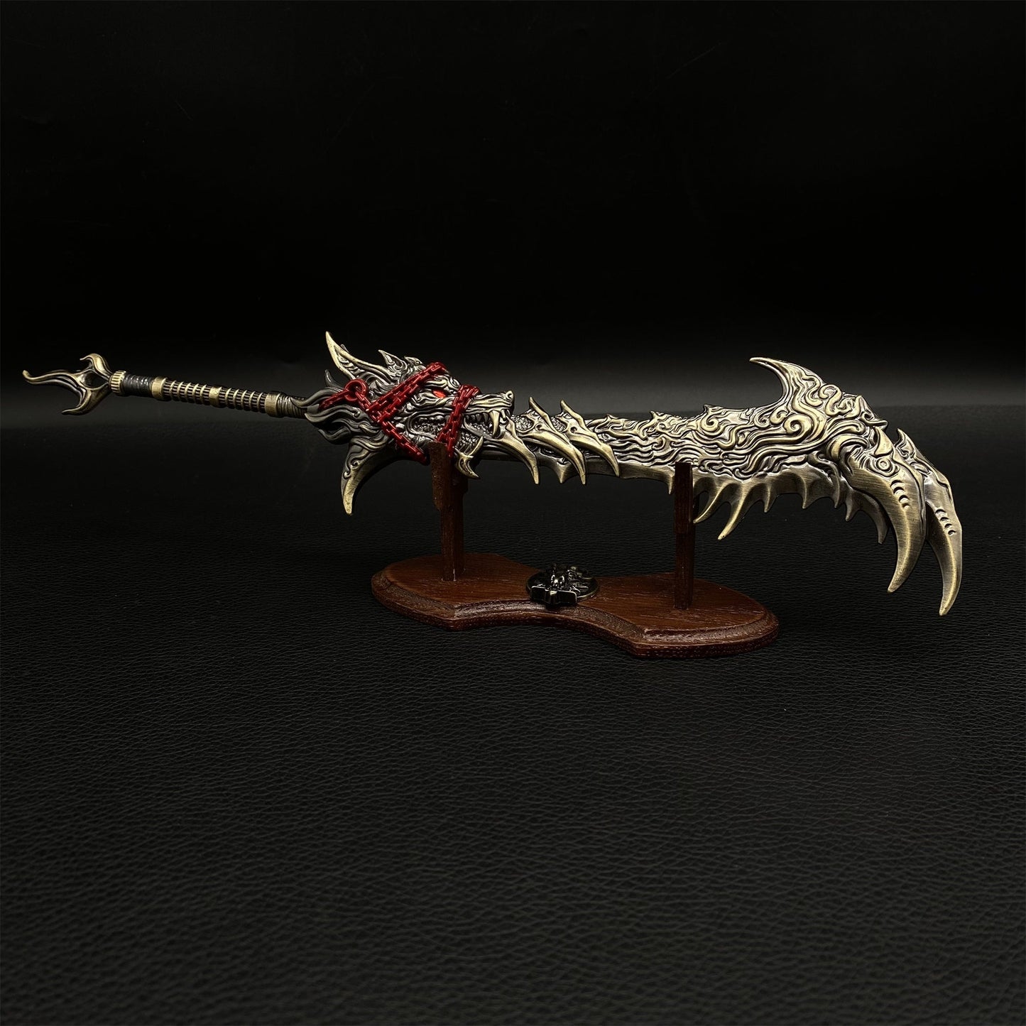 Broad Wolf Lord Sword Metal  Replica