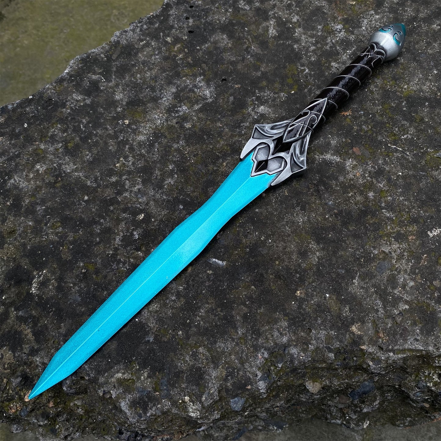 Chillrend Sword 1/2 Scale Metal Meplica Decoration