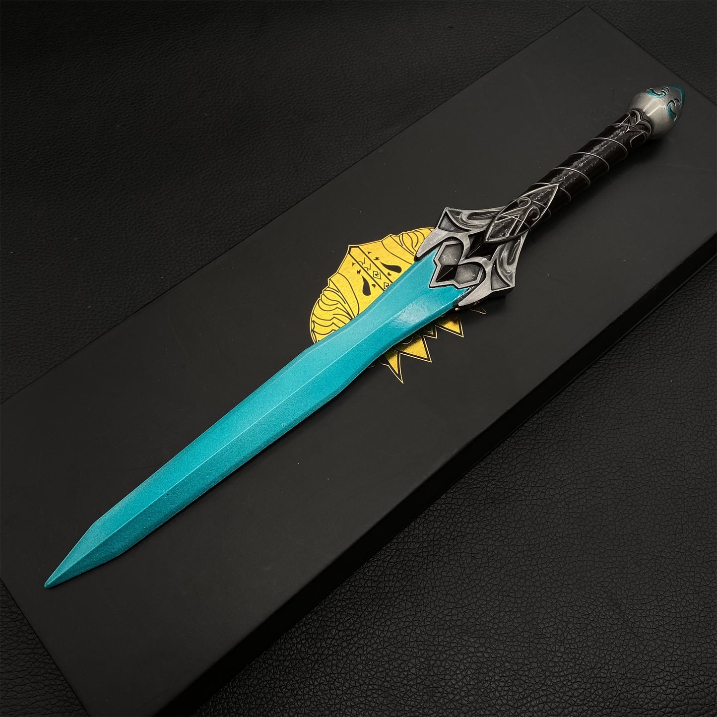 Chillrend Sword 1/2 Scale Metal Meplica Decoration