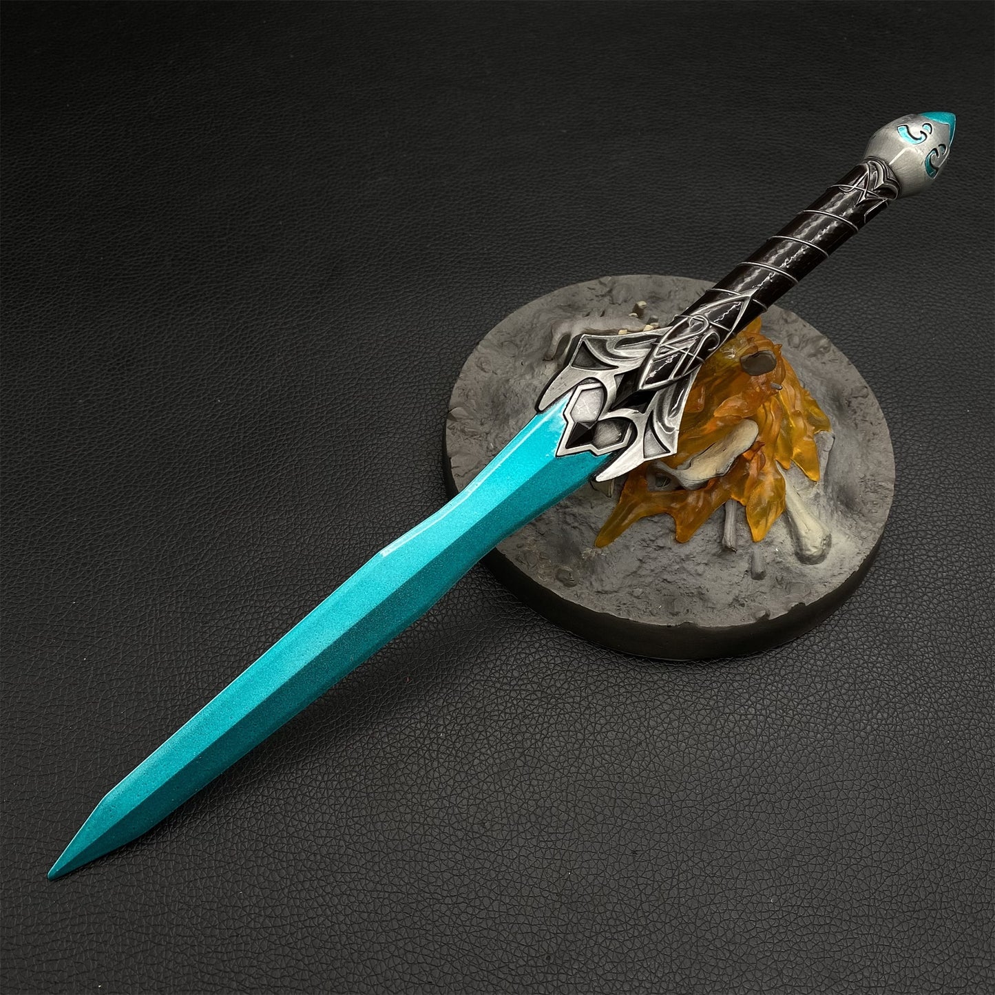 Chillrend Sword 1/2 Scale Metal Meplica Decoration