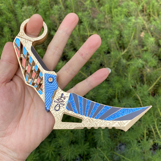 Metal Claws Of Vast Sky Real Life Replica