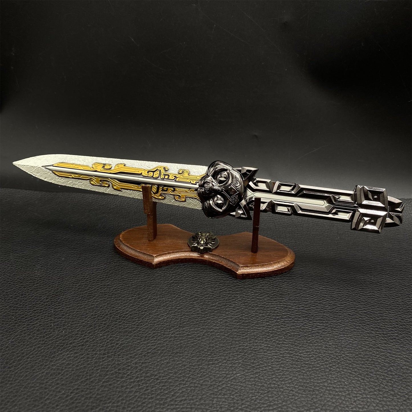 D-force Hackclaw Inky Reflections Throwing Knife Metal Replica