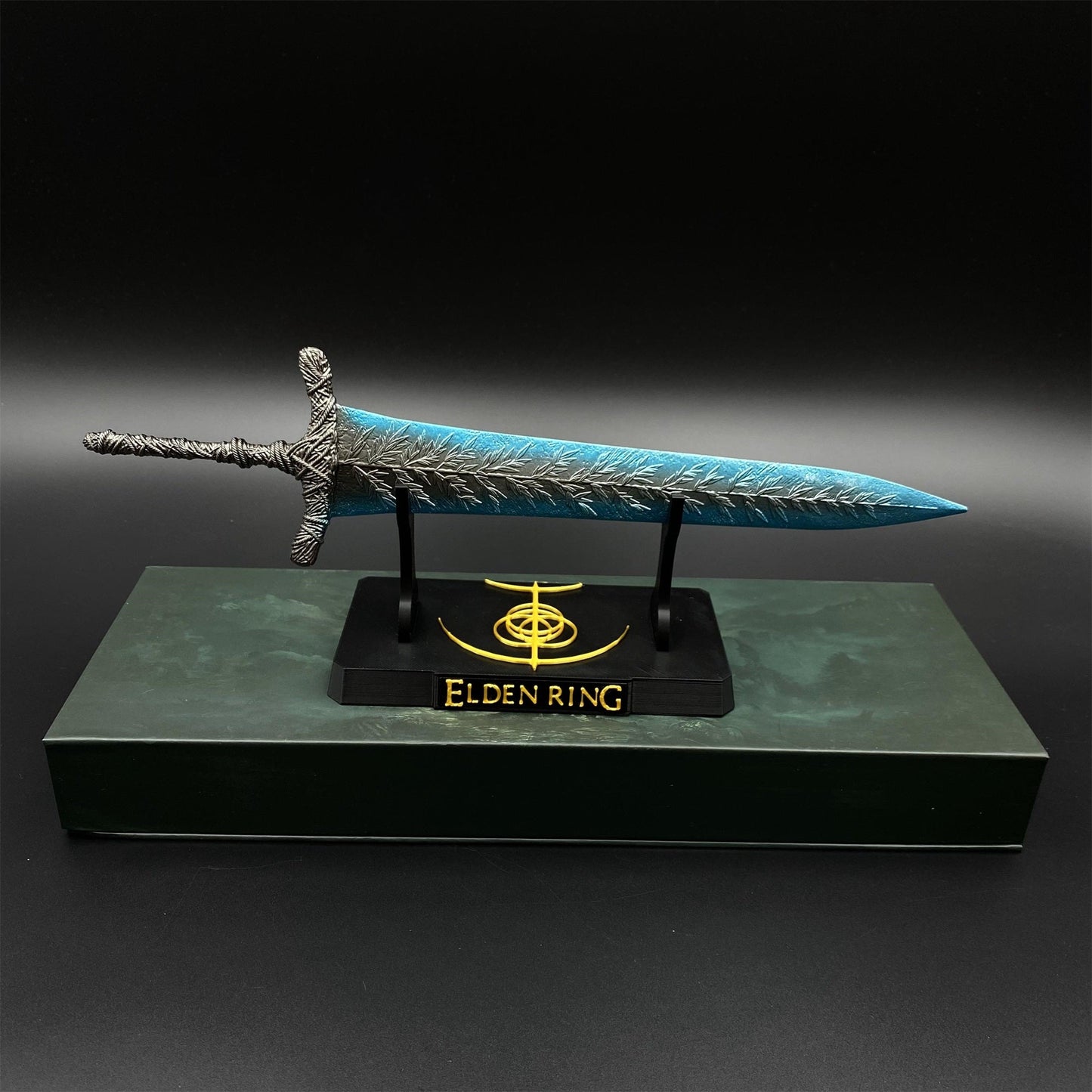 Soul Game Magic Sword Dark Moonlight Greatsword 30CM/11.8'' Metal Miniature