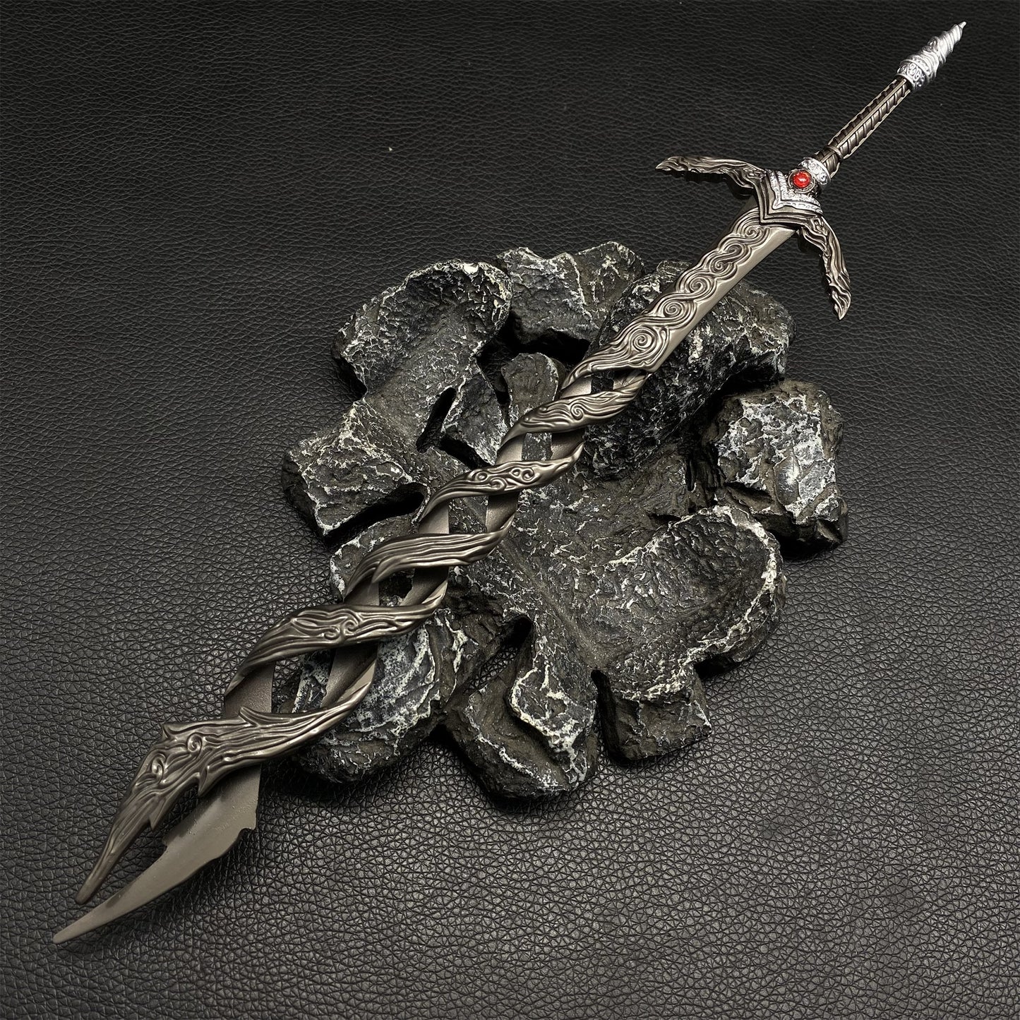 Godslayer's Greatsword Metal Miniature