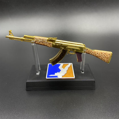 Mini AK-47 Gold Arabesque Metal Model CS2 Game Skin Collectible