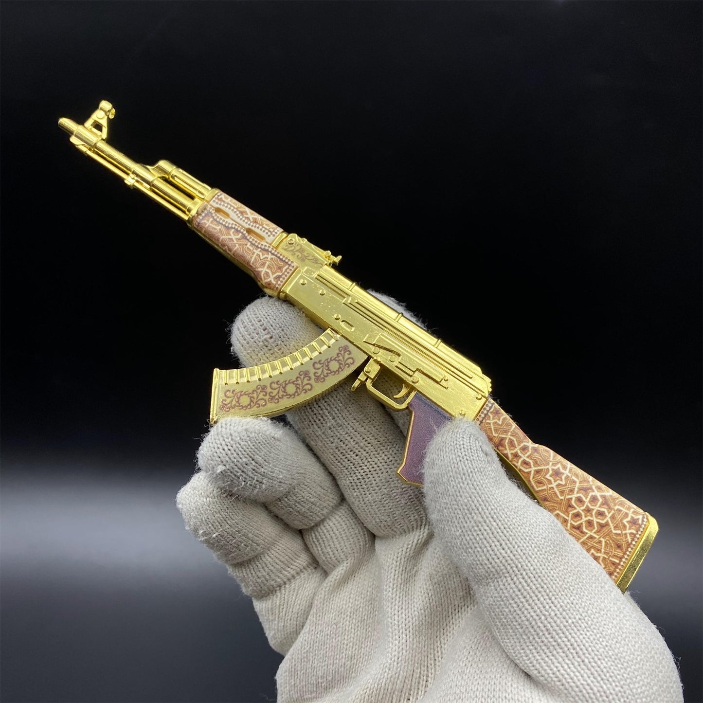 Mini AK-47 Gold Arabesque Metal Model CS2 Game Skin Collectible