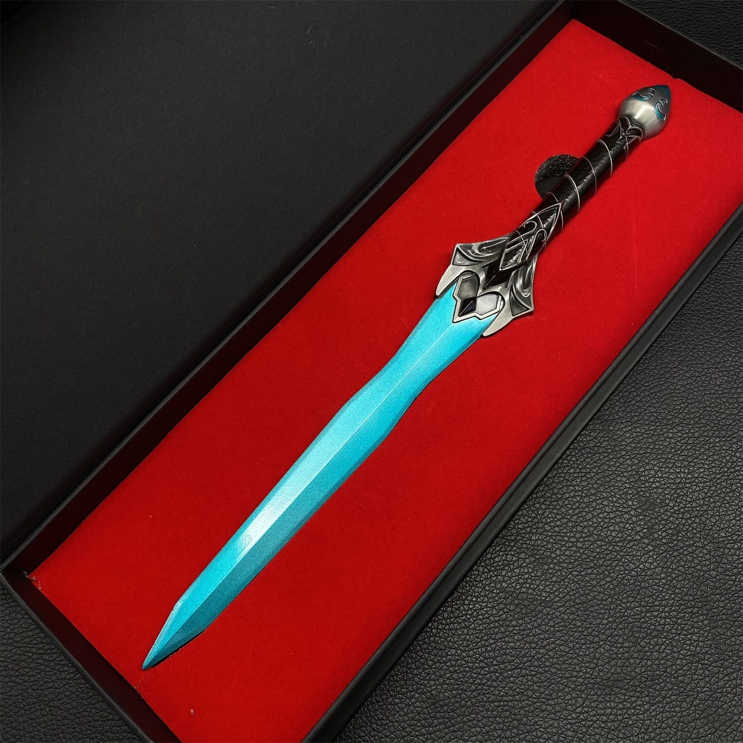 Hot Game Mini Greatsword Metal Miniature 22 Options