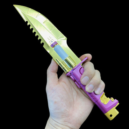 Headhunter Life Size Metal Replica