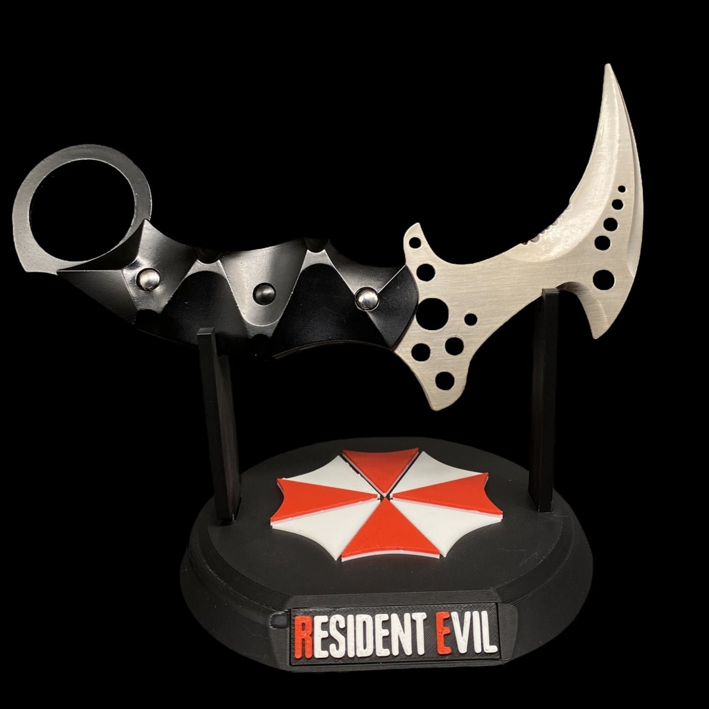 Re8 Chris Karambit Blunt Blade Metal Replica