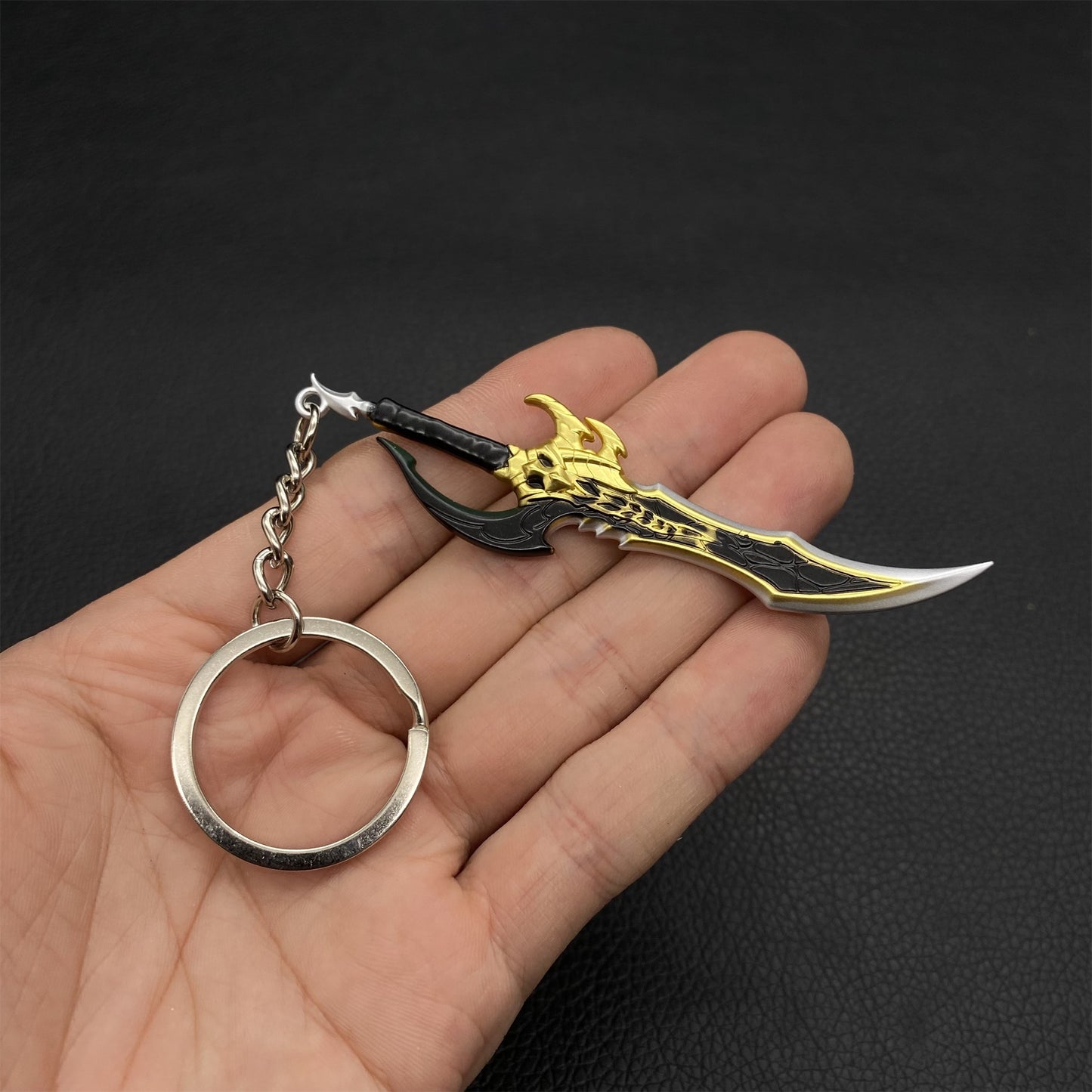 Mini Mini Kasaka's Venom Fang And Knight Killer Dagger Tiny Keychian