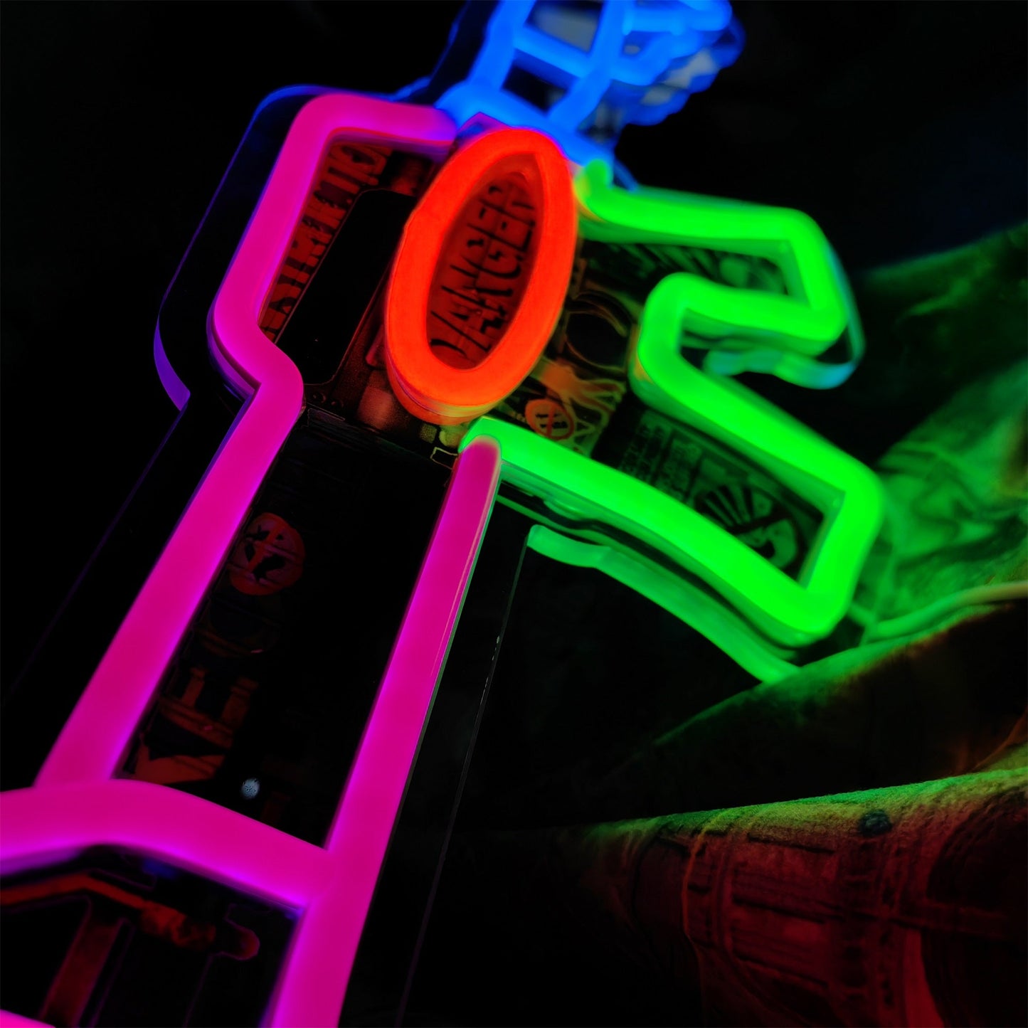 M4A1-S Imminent Danger Rifle Neon Light Wall Decor