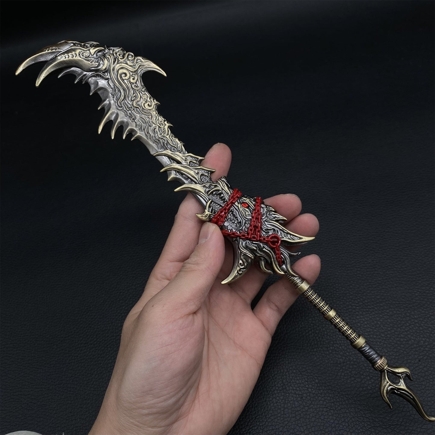 Broad Wolf Lord Sword Metal  Replica
