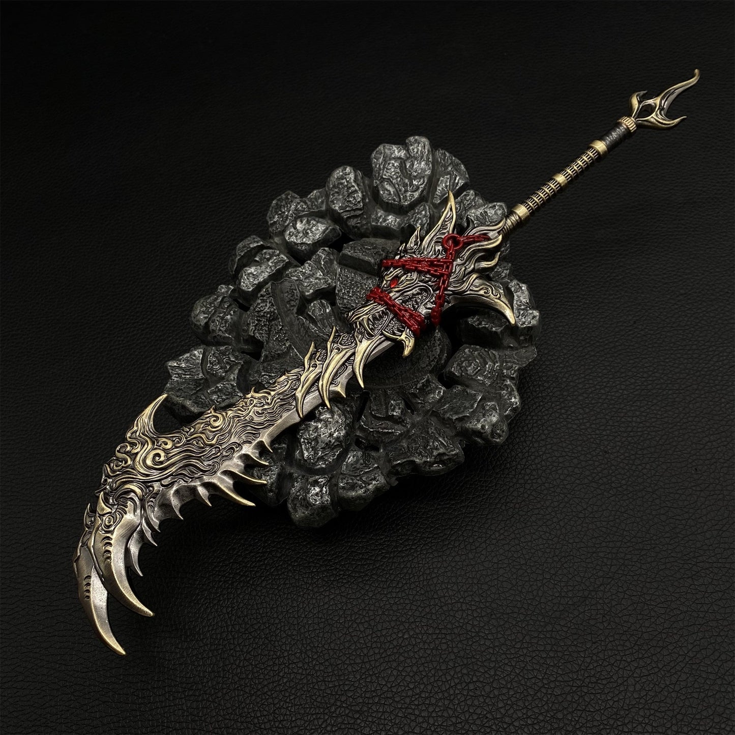Broad Wolf Lord Sword Metal  Replica