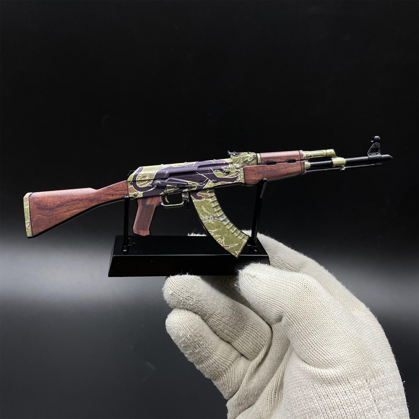 Mini AK-47 Jaguar Metal Model CS2 Game Collectible