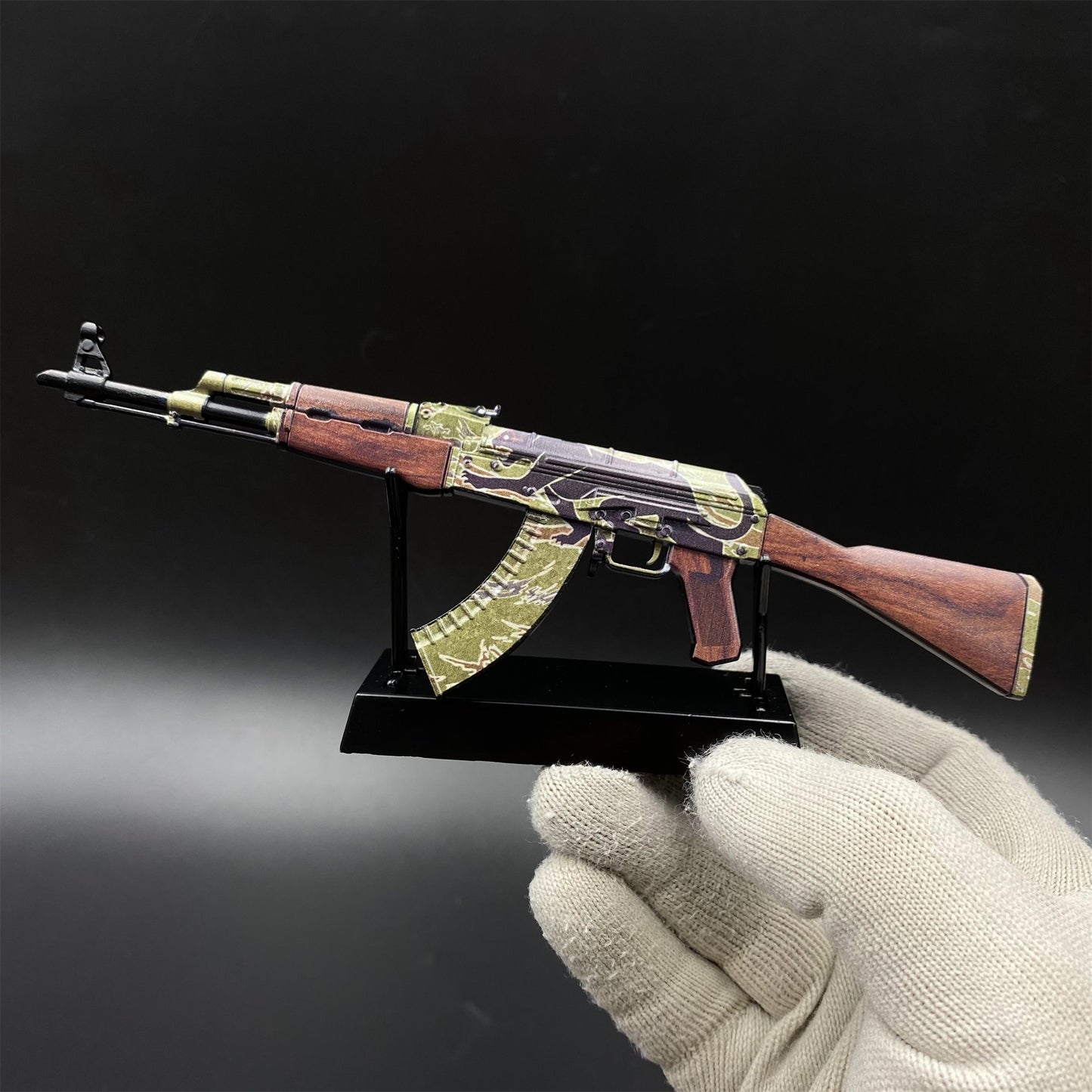Mini AK-47 Jaguar Metal Model CS2 Game Collectible