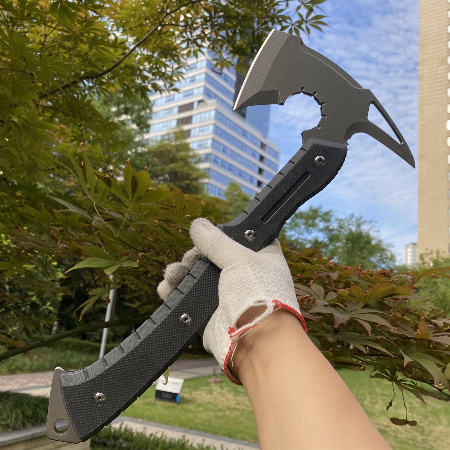 Handmade 8Cr Steel Re9 Leon Tactical Axe 40CM / 15.7" Full Scale Leon Hatchet For Collection