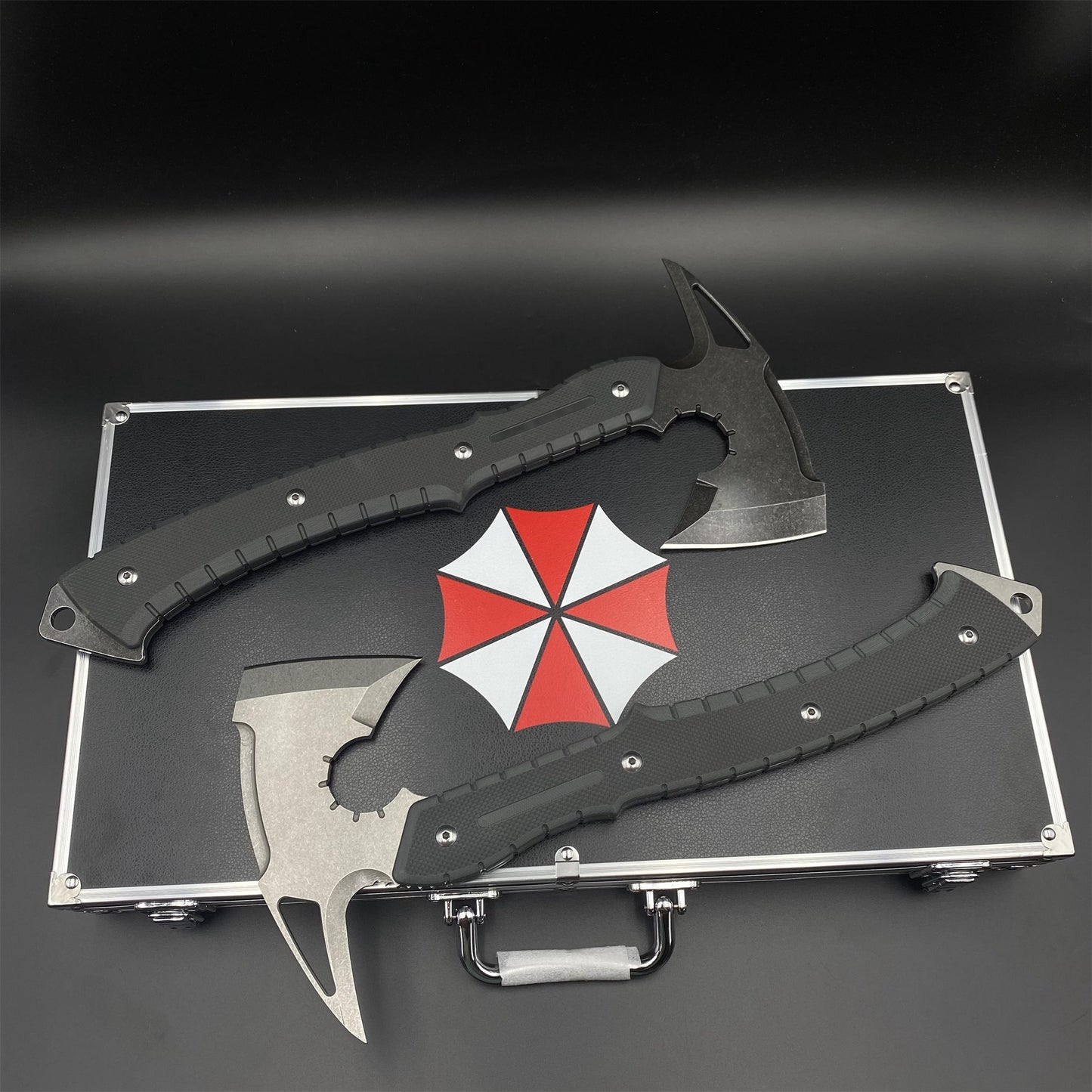 Handmade 8Cr Steel Re9 Leon Tactical Axe 40CM / 15.7" Full Scale Leon Hatchet For Collection