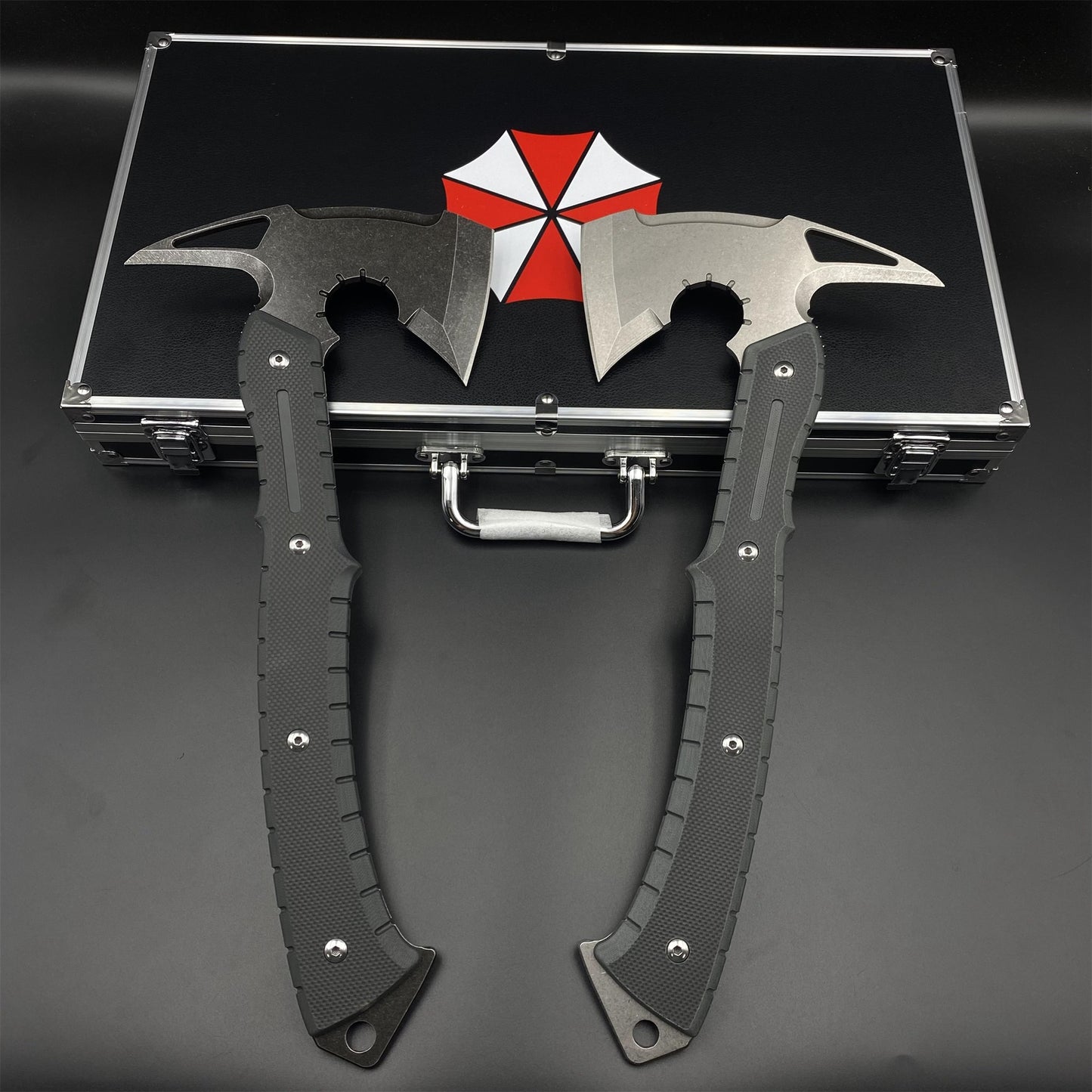 Handmade 8Cr Steel Re9 Leon Tactical Axe 40CM / 15.7" Full Scale Leon Hatchet For Collection