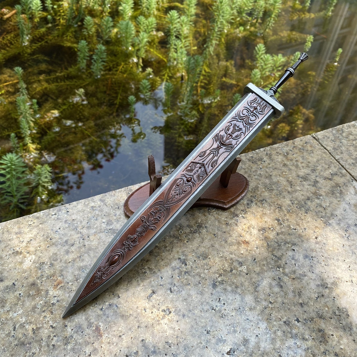 1/6 Ludwig's Holy Blade Replica Metal Miniature