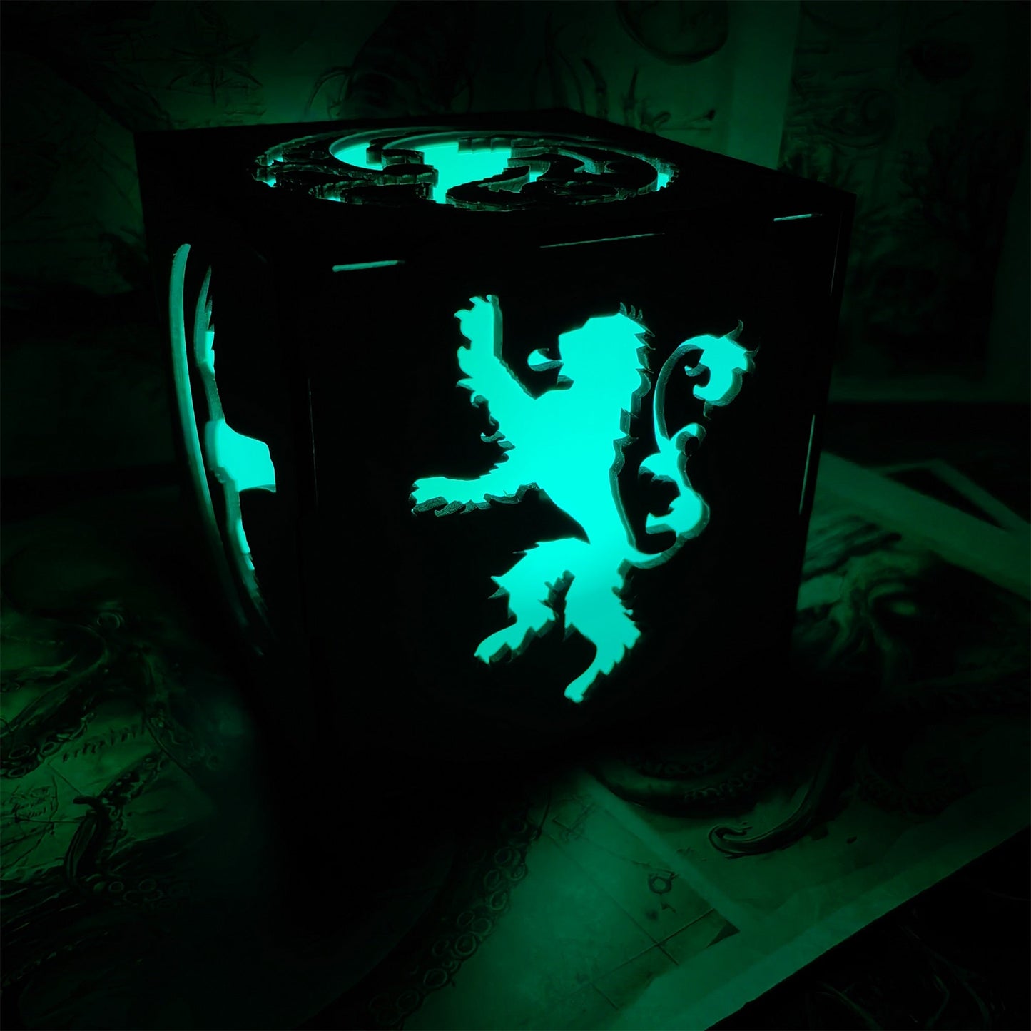Middle Age Clan Insignia Wood Cube Light Desk Decor