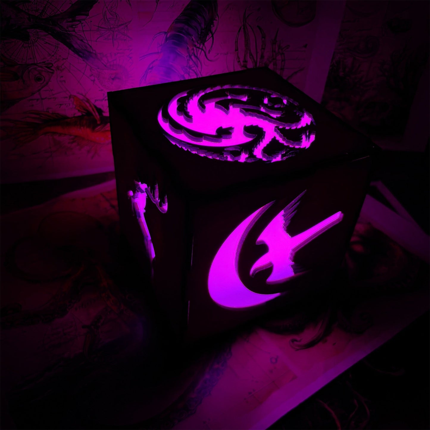 Middle Age Clan Insignia Wood Cube Light Desk Decor