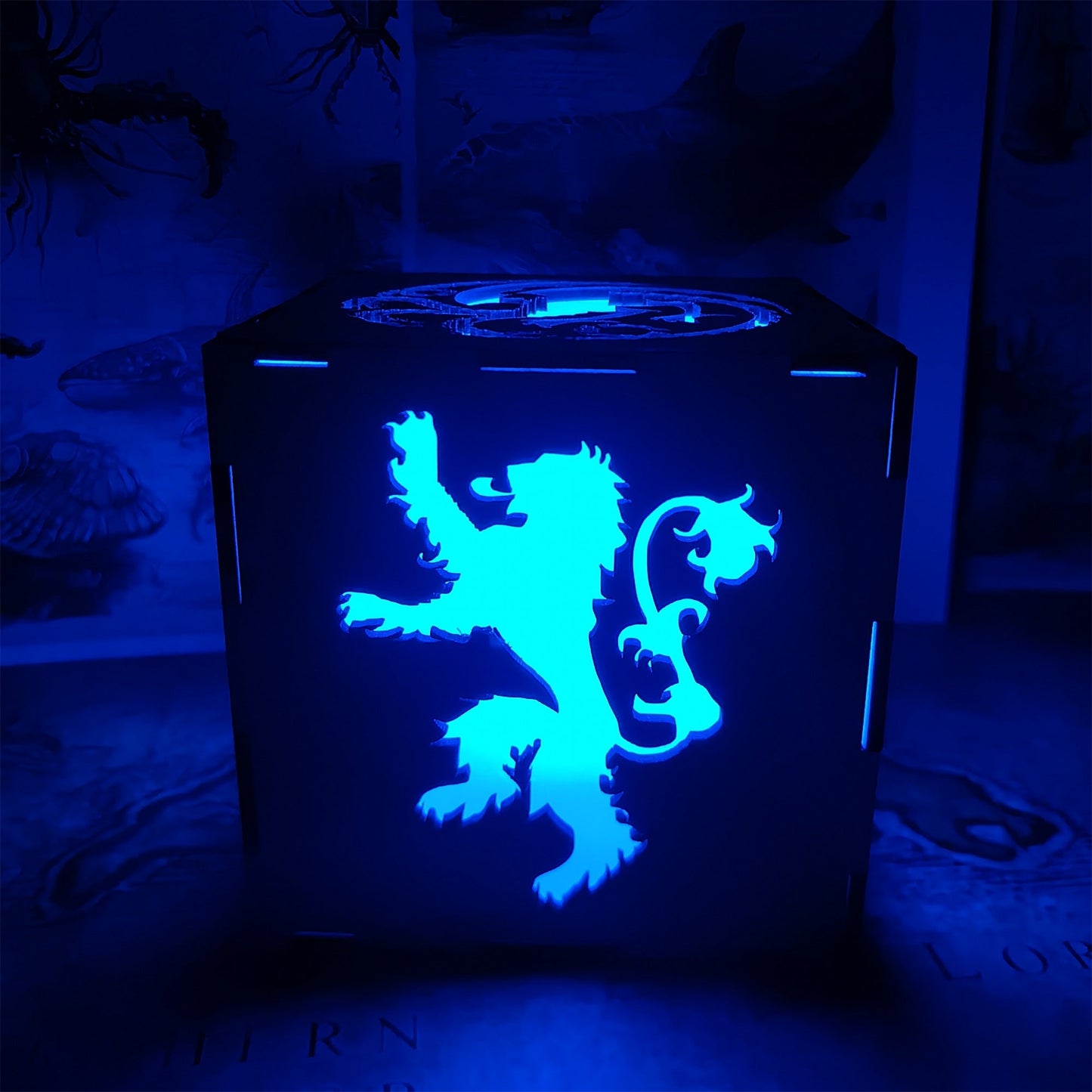 Middle Age Clan Insignia Wood Cube Light Desk Decor