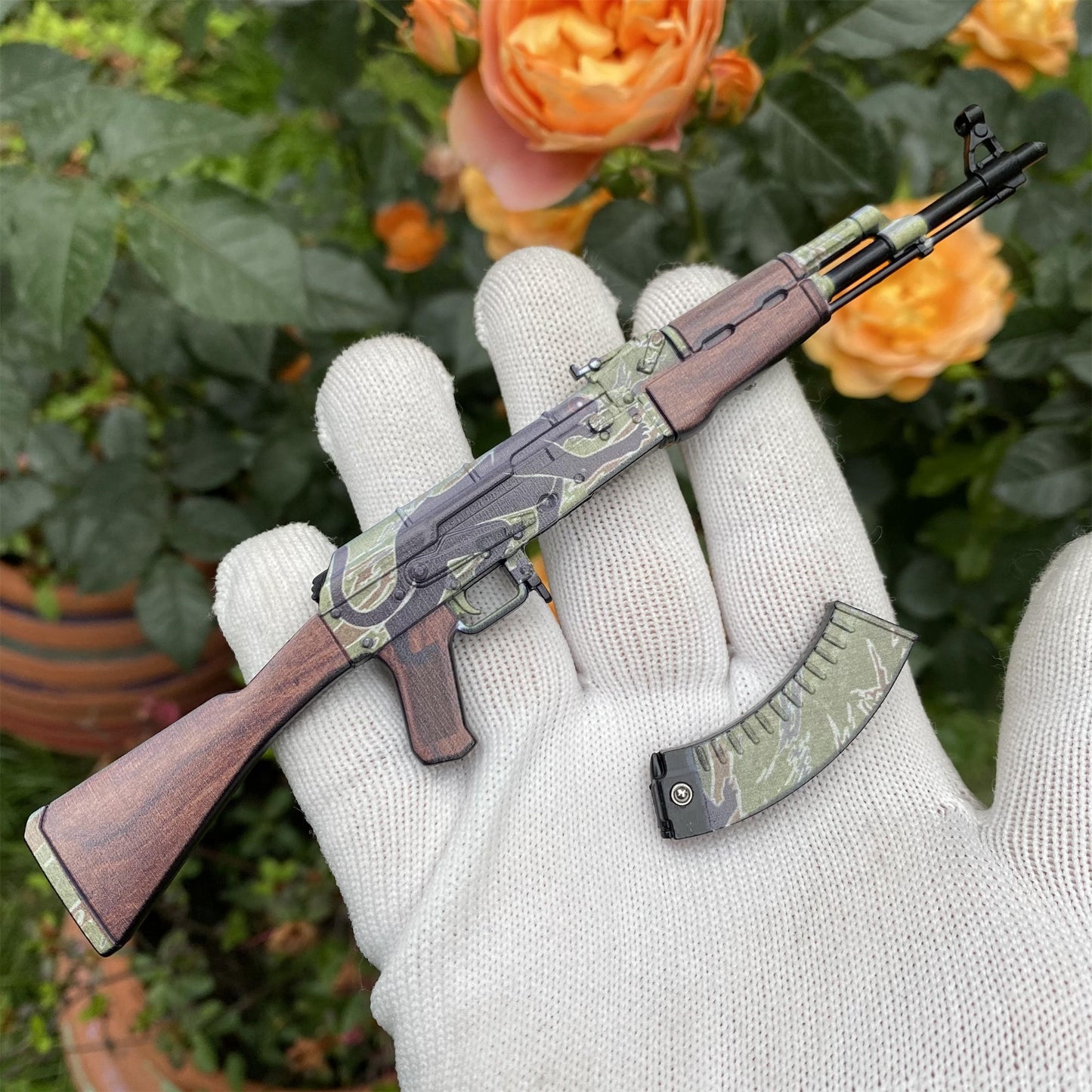 Mini AK-47 Jaguar Metal Model CS2 Game Collectible
