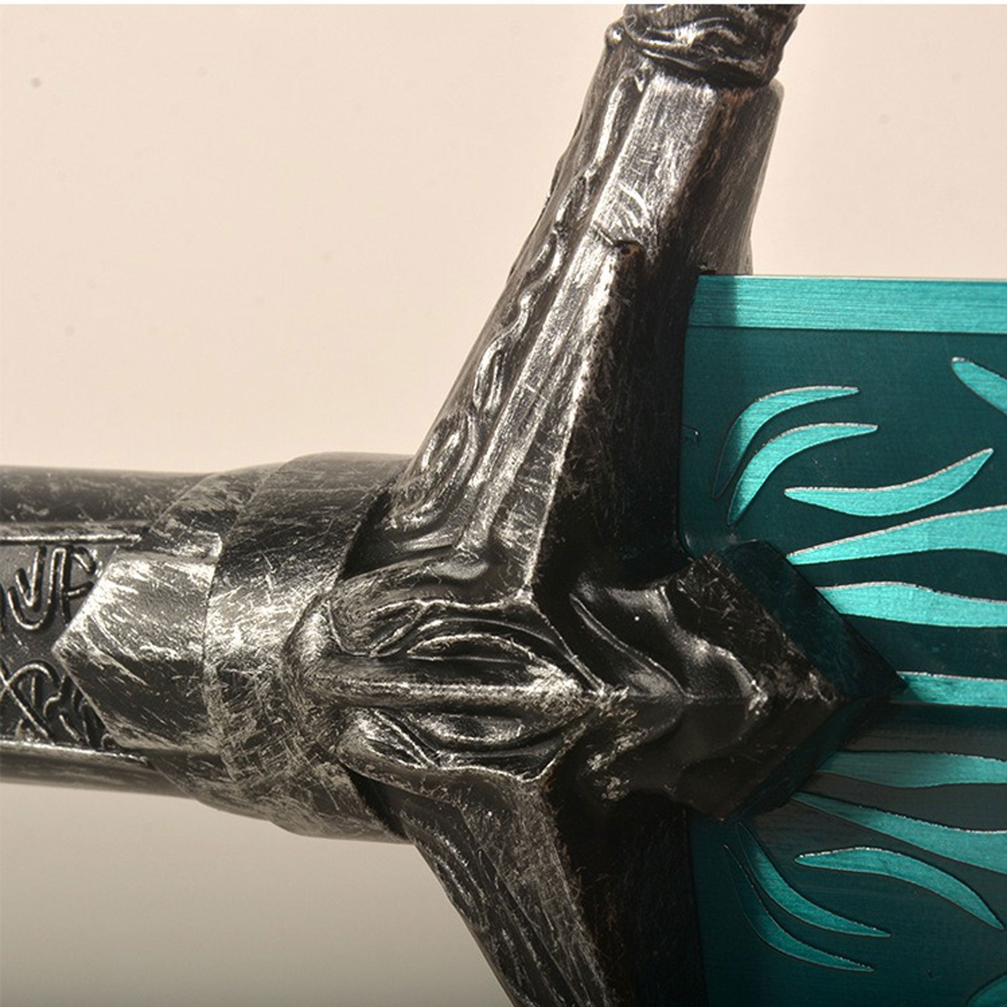 Holy Moonlight Greatsword Life-Size Metal Replica Cosplay Prop