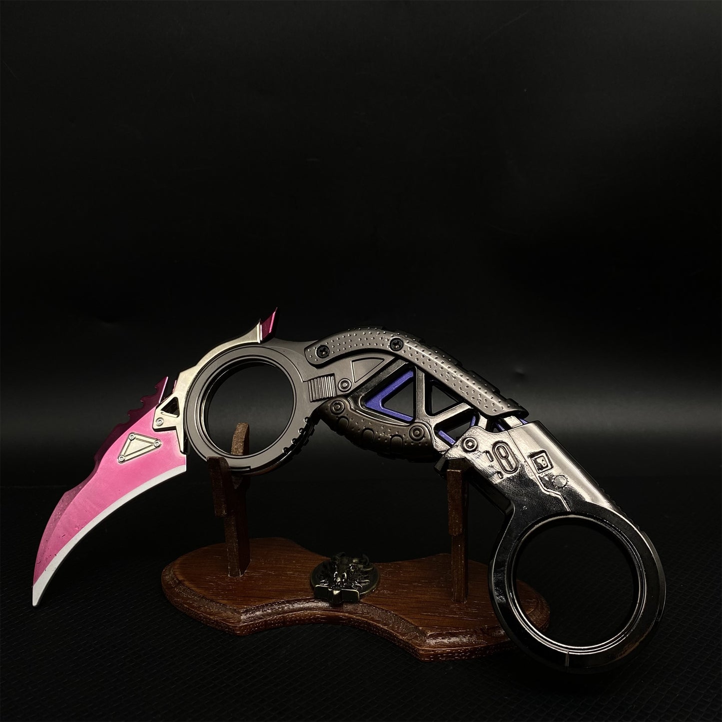 Foldable Raptor's Claw Metal Blunt Replica- Old Version