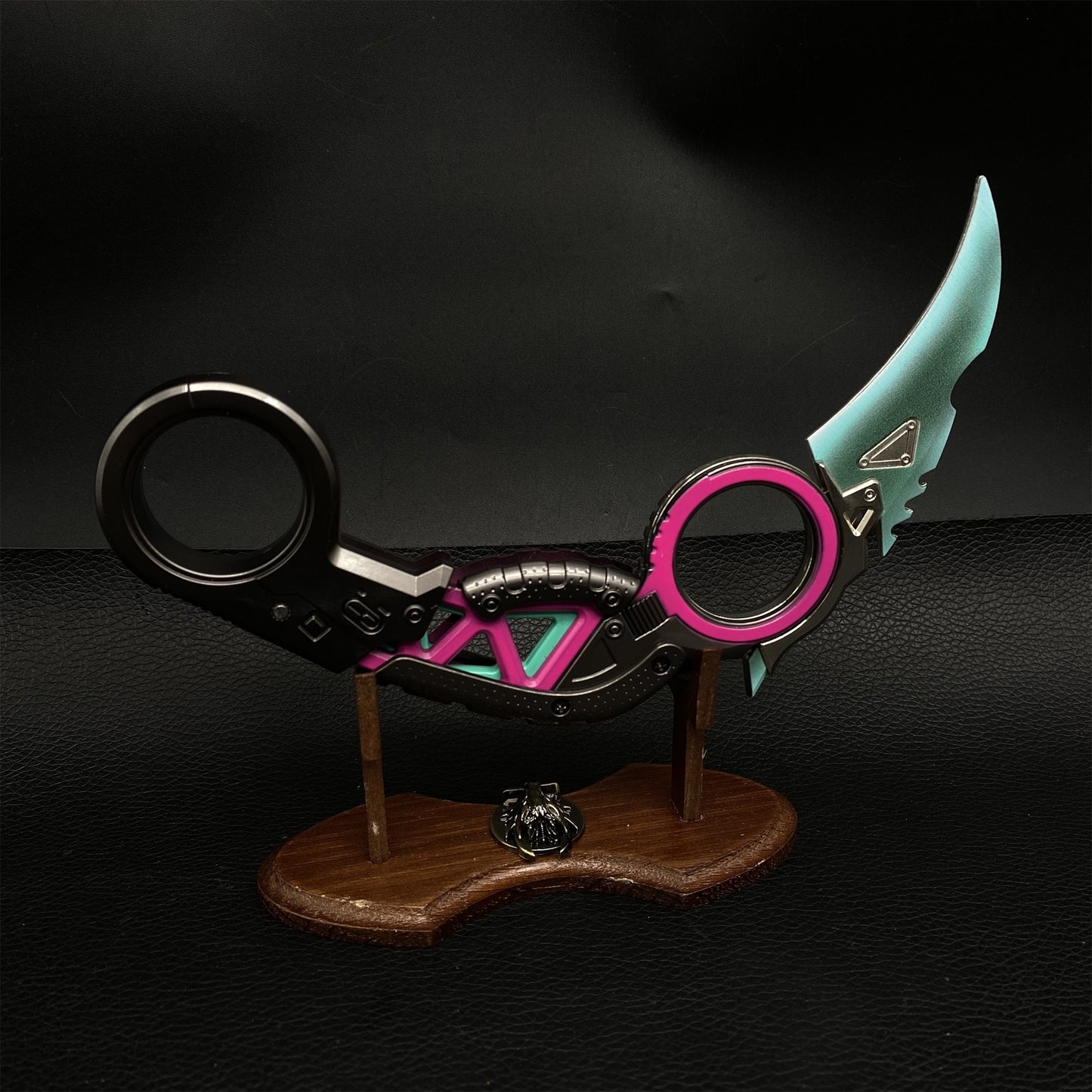 Foldable Raptor's Claw Metal Blunt Replica- Old Version