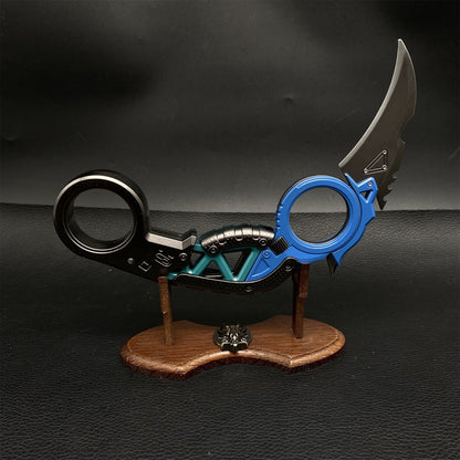 Foldable Raptor's Claw Metal Blunt Replica- Old Version